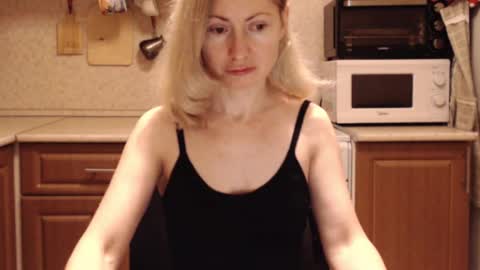 Snapshot of malenamila chatting on February 13, 2026, 9:11 pm Malena online show from February 13, 2026, 9:11 pm