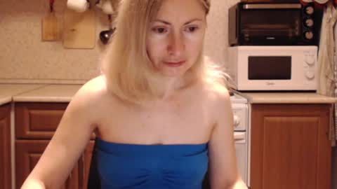 Snapshot of malenamila chatting on February 15, 2026, 9:11 pm Malena online show from February 15, 2026, 9:11 pm