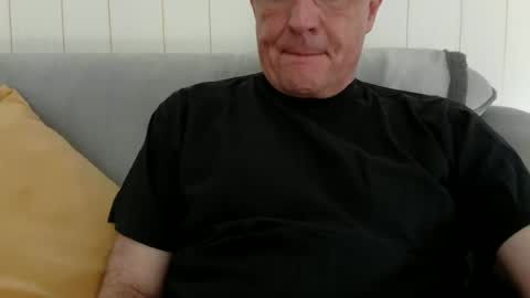 Snapshot of maletoysub chatting on July 4, 2026, 5:19 pm maletoysub online show from July 4, 2026, 5:19 pm