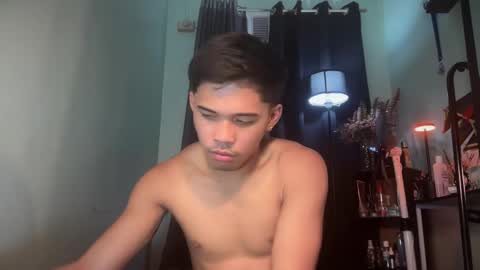 Snapshot of malikgray chatting on October 23, 2025, 8:35 am Malik online show from October 23, 2025, 8:35 am