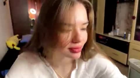 Jinny online show from March 19, 2026, 3:05 pm