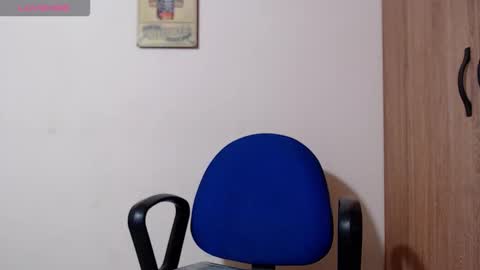 Malory  online show from November 14, 2025, 4:11 am