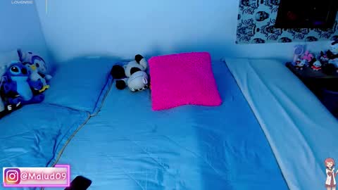   online show from October 1, 2025, 12:11 pm