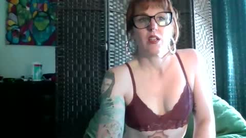 Snapshot of mamafoxxx911 chatting on September 24, 2025, 3:15 pm mamafoxxx911 online show from September 24, 2025, 3:15 pm