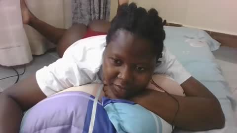 mamasita2023 online show from January 23, 2025, 1:24 pm