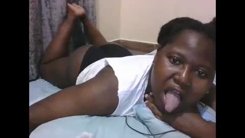 mamasita2023 online show from January 30, 2025, 8:53 pm