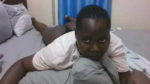 mamasita2023 online show from March 1, 2025, 7:37 pm