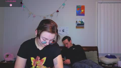 MamiCloudz online show from December 16, 2025, 1:43 am