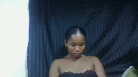 mamieriela online show from February 8, 2026, 9:34 am