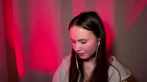 Mia Davis online show from February 25, 2026, 7:12 pm