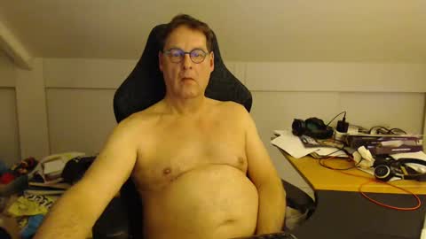 Snapshot of man2havefun chatting on December 12, 2024, 7:04 pm man2havefun online show from December 12, 2024, 7:04 pm
