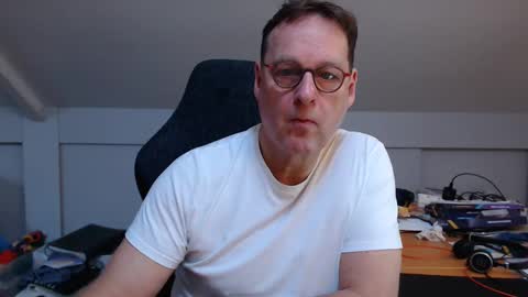 Snapshot of man2havefun chatting on December 24, 2024, 9:17 am man2havefun online show from December 24, 2024, 9:17 am