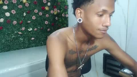 man_sant11 online show from May 27, 2026, 3:42 pm