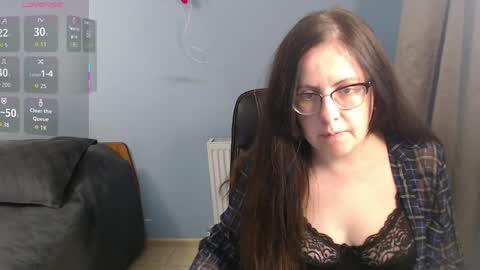 mandarinka28 online show from May 11, 2026, 8:20 am