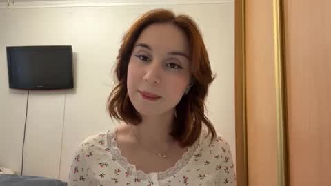 Mia online show from January 12, 2026, 12:10 pm