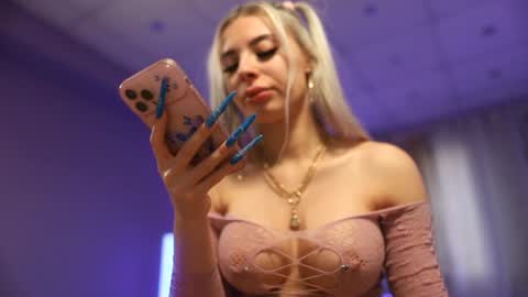 Snapshot of mandypeas chatting on December 14, 2024, 8:13 am Anto Lovense is Active My pleasure is in your hands Private is Open online show from December 14, 2024, 8:13 am
