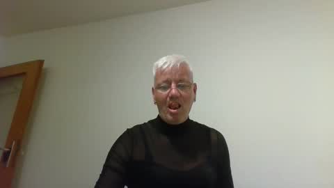 Snapshot of mandywinger chatting on September 24, 2025, 5:38 pm mandywinger online show from September 24, 2025, 5:38 pm