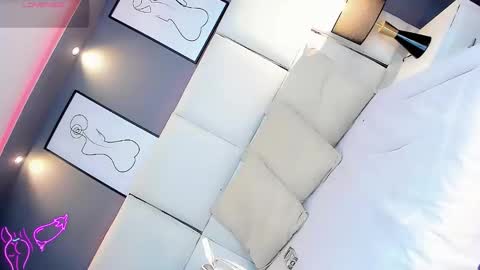 manellyksparklee online show from May 9, 2026, 1:49 pm