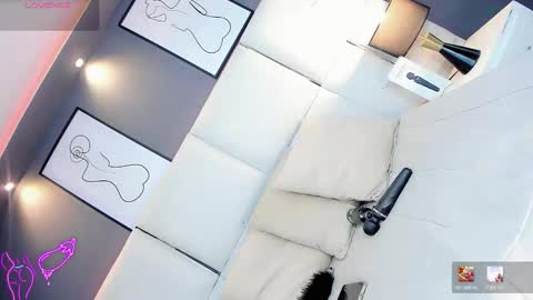 manellyksparklee online show from May 11, 2026, 1:06 pm