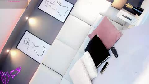 manellyksparklee online show from May 24, 2026, 1:05 pm