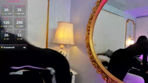 manelyk_evanss online show from October 24, 2025, 11:17 am