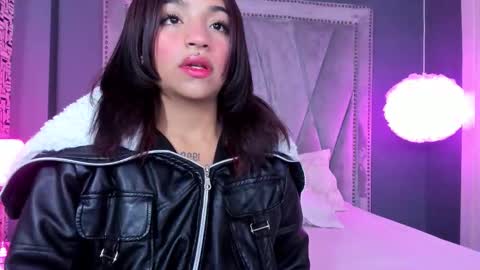 manelyk_evanss online show from January 6, 2026, 1:37 pm