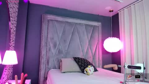 manelyk_evanss online show from February 14, 2026, 2:58 pm