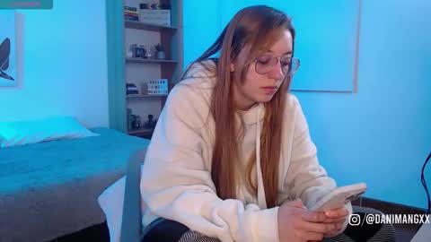 Snapshot of mangxx chatting on October 6, 2025, 2:53 am Danny online show from October 6, 2025, 2:53 am