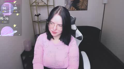 manic_pixie_ online show from December 4, 2025, 4:05 pm