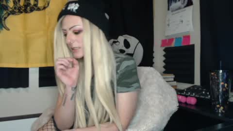 Snapshot of manicmercury chatting on January 2, 2025, 3:48 am manicmercury online show from January 2, 2025, 3:48 am