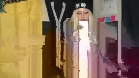 Snapshot of manicmercury chatting on January 2, 2025, 6:50 am manicmercury online show from January 2, 2025, 6:50 am