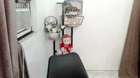 maniniyot69 online show from November 26, 2025, 1:56 pm