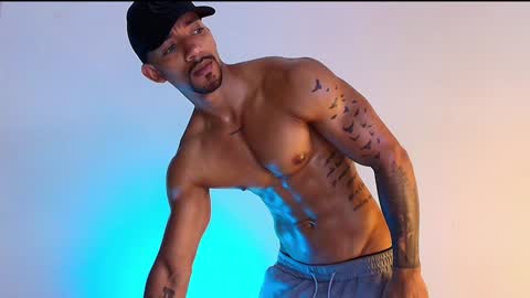 Manolo Hot 1 online show from December 4, 2024, 2:37 pm