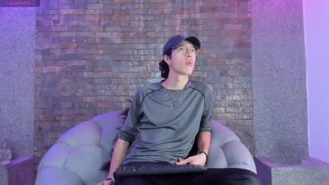 Manuel online show from January 4, 2025, 7:44 pm