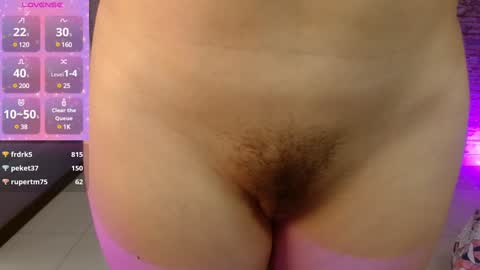 Snapshot of manue_bela chatting on February 6, 2025, 5:19 pm Angela online show from February 6, 2025, 5:19 pm