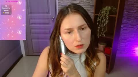 Snapshot of manue_bela chatting on February 19, 2025, 11:06 am Angela online show from February 19, 2025, 11:06 am