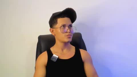 Manuel online show from October 8, 2025, 7:55 pm