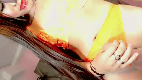 Snapshot of manuela_kingsley chatting on December 13, 2024, 12:28 pm Manuela Kingsley online show from December 13, 2024, 12:28 pm