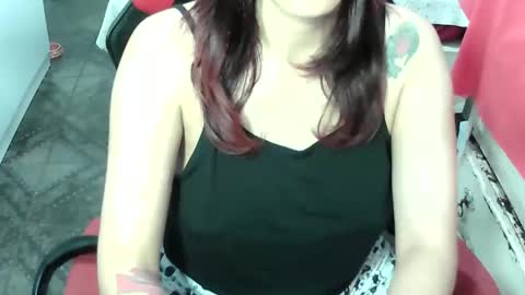 Manu Escarlate online show from May 5, 2026, 4:53 am