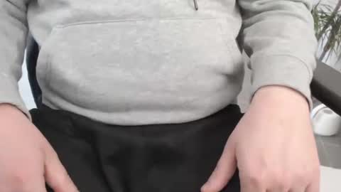 manuherb84 online show from November 9, 2025, 9:40 am