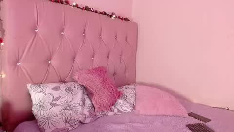 Manu  online show from February 19, 2025, 9:36 pm