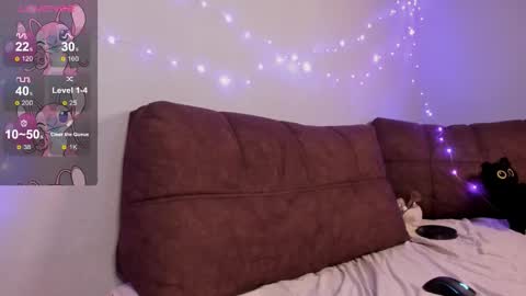 manyunya_ online show from November 14, 2025, 1:43 pm