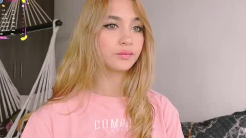 Mara Independent Model online show from October 15, 2025, 2:17 pm