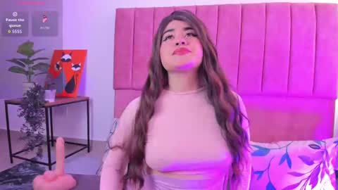 Mara online show from October 6, 2025, 7:33 pm