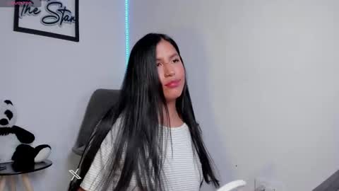Snapshot of maragirl chatting on December 4, 2024, 9:46 pm Mara online show from December 4, 2024, 9:46 pm
