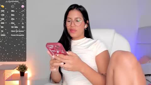 Snapshot of maragirl chatting on September 28, 2025, 10:15 pm Mara online show from September 28, 2025, 10:15 pm