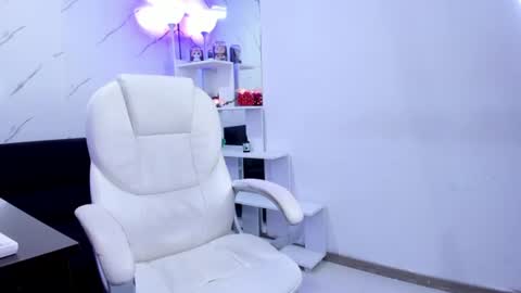 maramartinez_ online show from June 11, 2026, 12:32 am