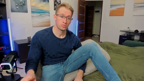 Snapshot of marc105100 chatting on January 8, 2025, 9:21 am alex marvelxx online show from January 8, 2025, 9:21 am