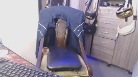 Snapshot of marcelo_m1lk chatting on November 8, 2025, 5:40 am marcelo_m1lk online show from November 8, 2025, 5:40 am