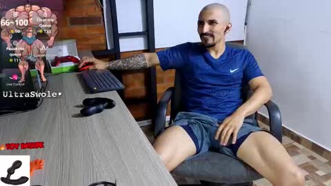 Marck  Independent model  online show from December 19, 2025, 2:51 am